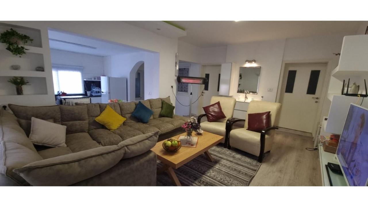 Garden Apartments. Mas'ada Eksteriør billede
